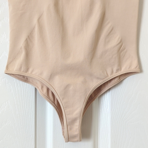 Spanx Seamless Power Sculpting Sleeveless V-neck Thong Bodysuit Soft Nude XL - Picture 10 of 11